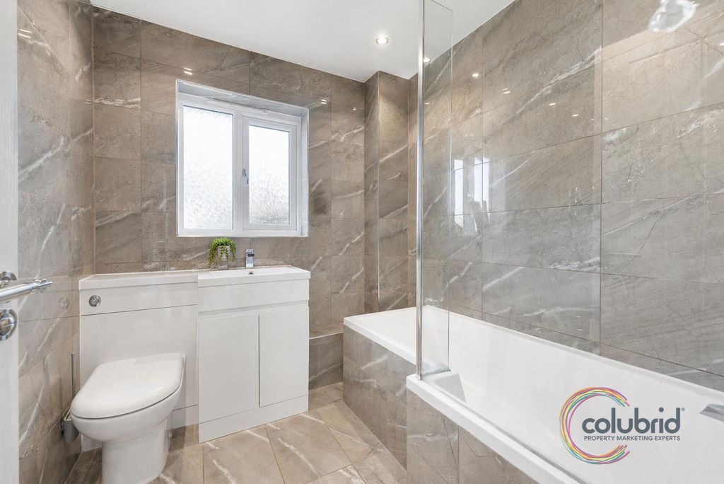 Additional image 10 of 2 bed end terrace house for salePound Lane Central, Steeple View SS15