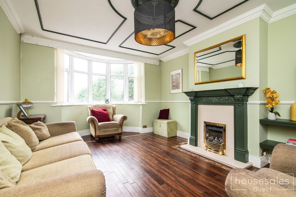 4 bed detached house for saleWolverhampton Road, Oldbury B68 photo 5