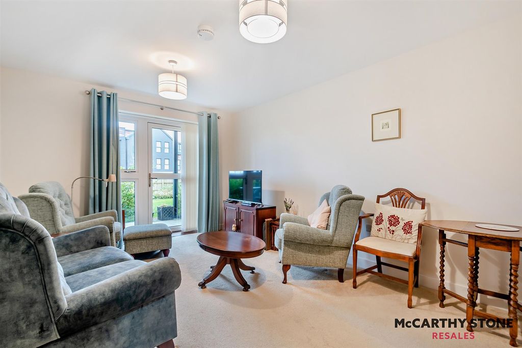 Additional image 4 of 2 bed flat for saleIsland View, Shortwood Copse Lane, Basingstoke RG23
