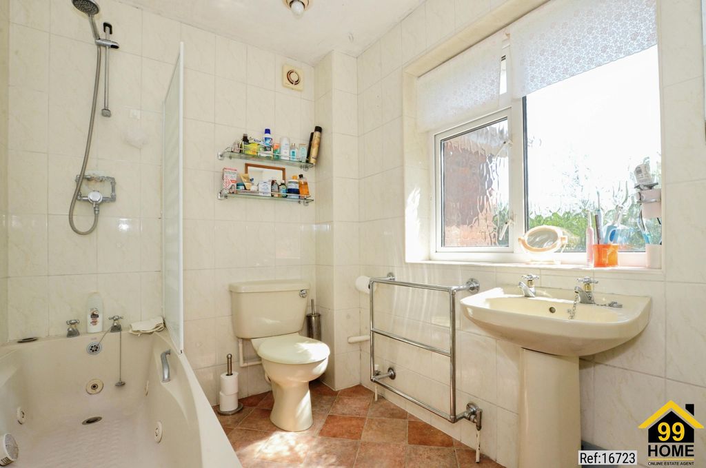 Additional image 17 of 5 bed detached house for saleTower Close, Berkhamsted, Hertfordshire HP4