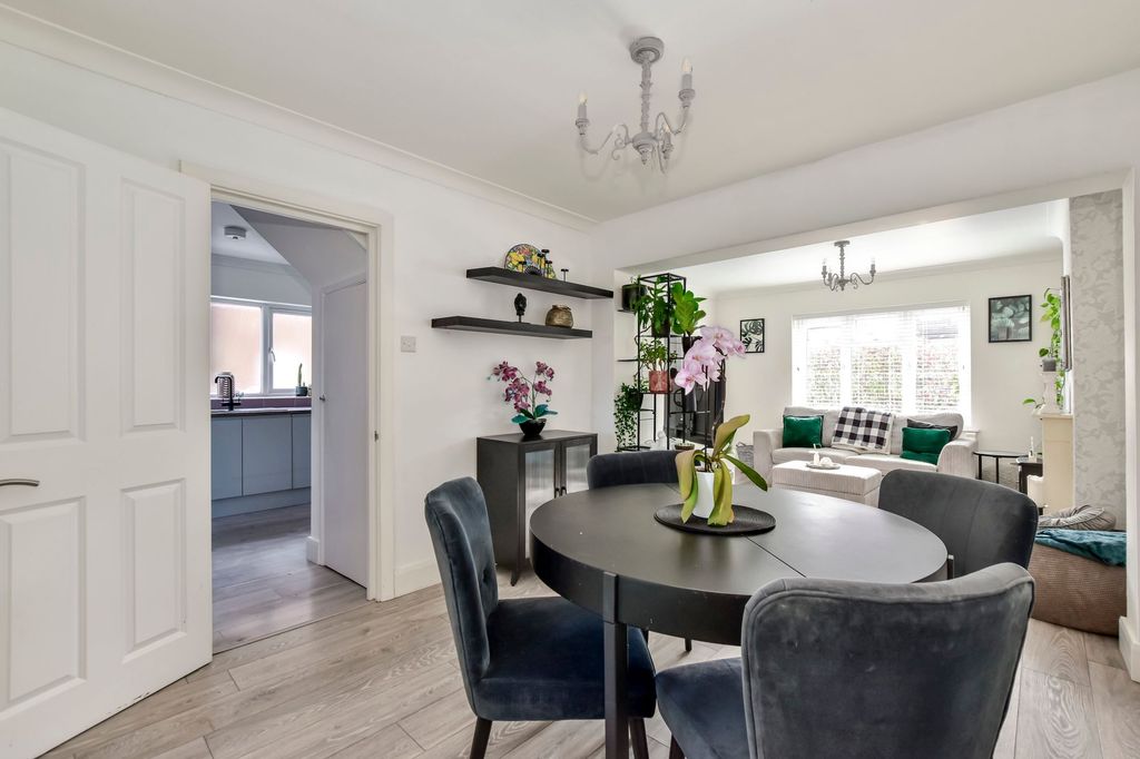 Additional image 13 of 4 bed semi-detached house for saleTibbs Hill Road, Abbots Langley WD5