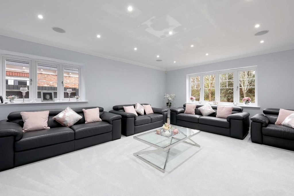 Additional image 4 of 5 bed detached house for saleLord Reith Place, Beaconsfield, Buckinghamshire HP9