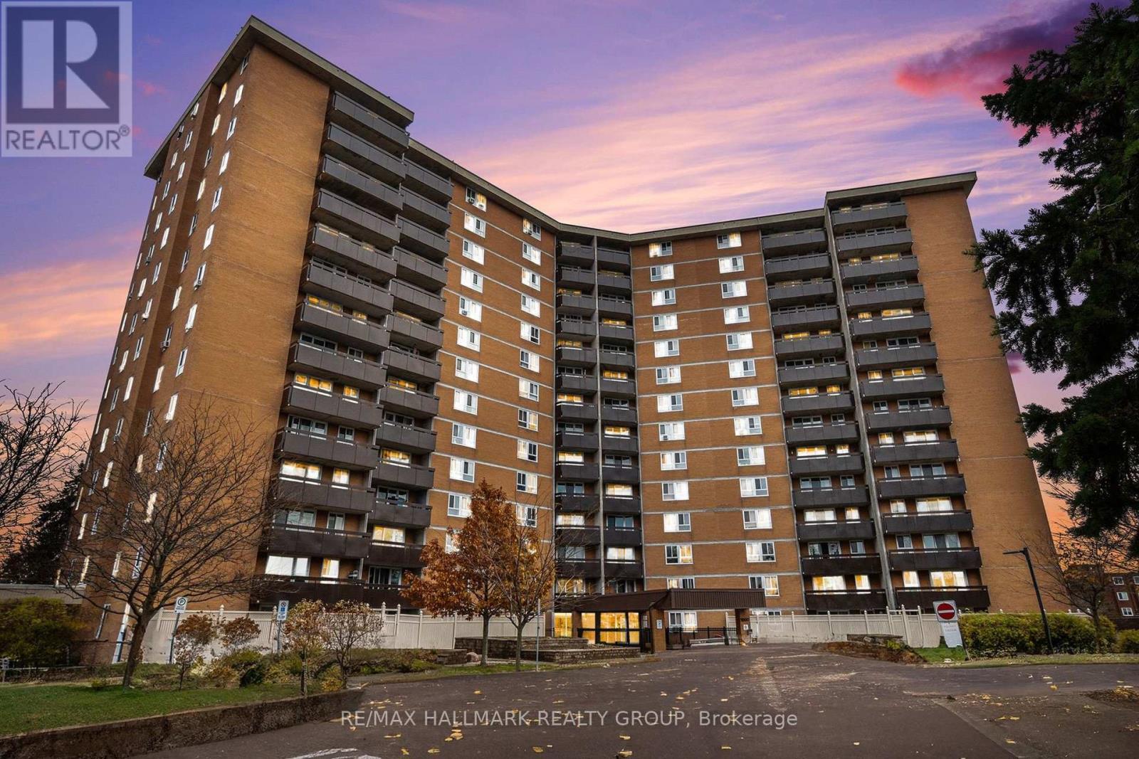 1002 - 2000 JASMINE CRESCENT