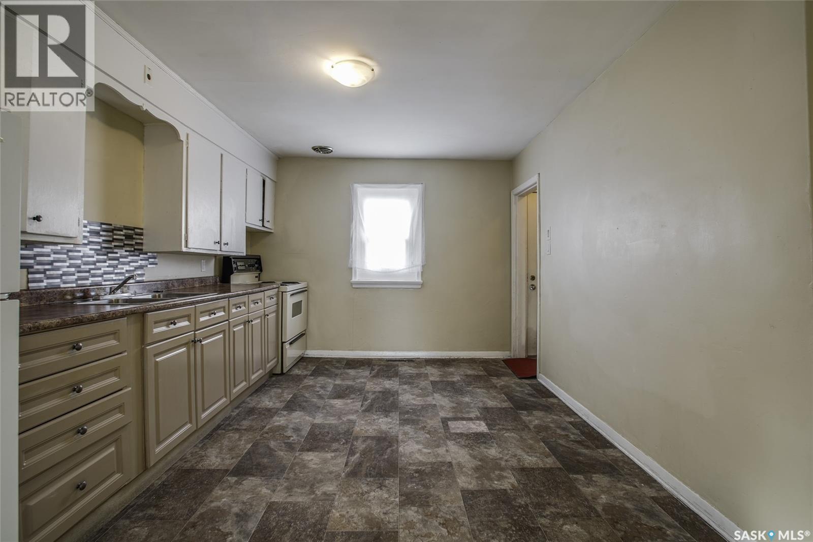 Additional image 5 of 327 Q Avenue S, Saskatoon, SK, S7M2Y2