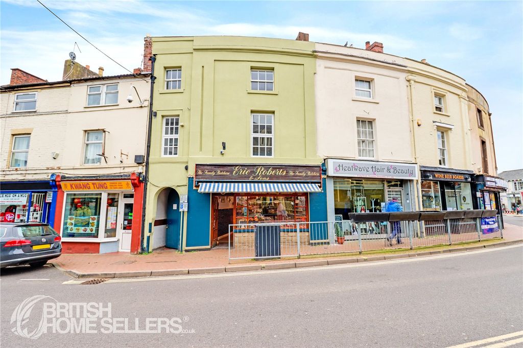 2 bed flat for saleLeg Street, Oswestry, Shropshire SY11