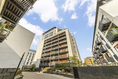 City Walk, London Bridge SE1