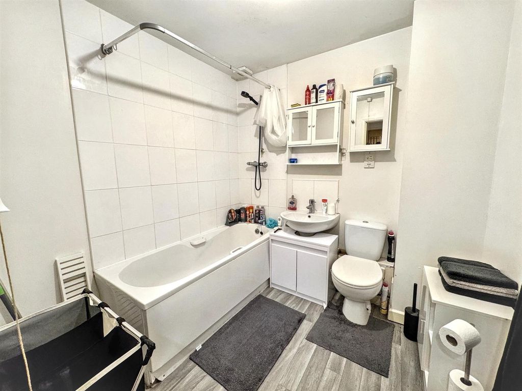 Additional image 7 of 2 bed flat for salePottery Terrace, Newport NP20