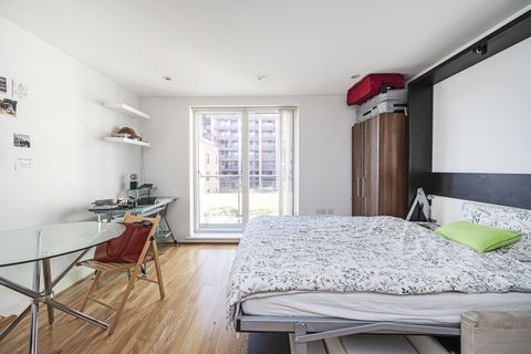 Caspian Wharf E3, Bow, London, Maisonette to rent