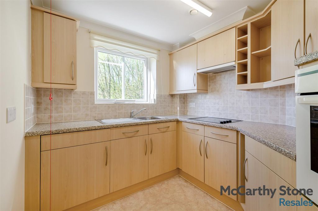 Additional image 10 of 1 bed flat for saleSt Rumbolds Court, Buckingham Road, Brackley NN13