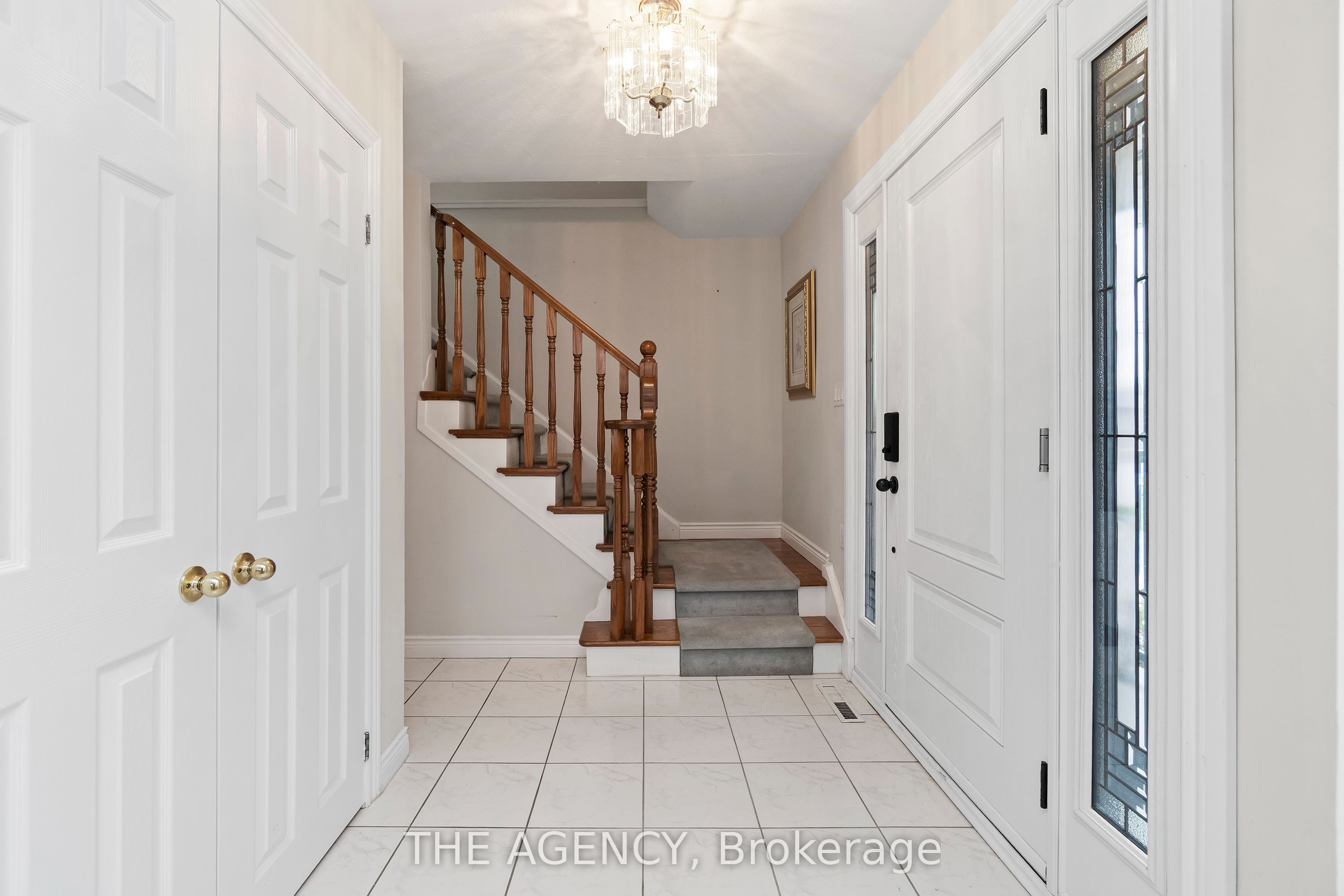36 Buckingham Drive, Hamilton, ON, L9C 2G5 photo 4