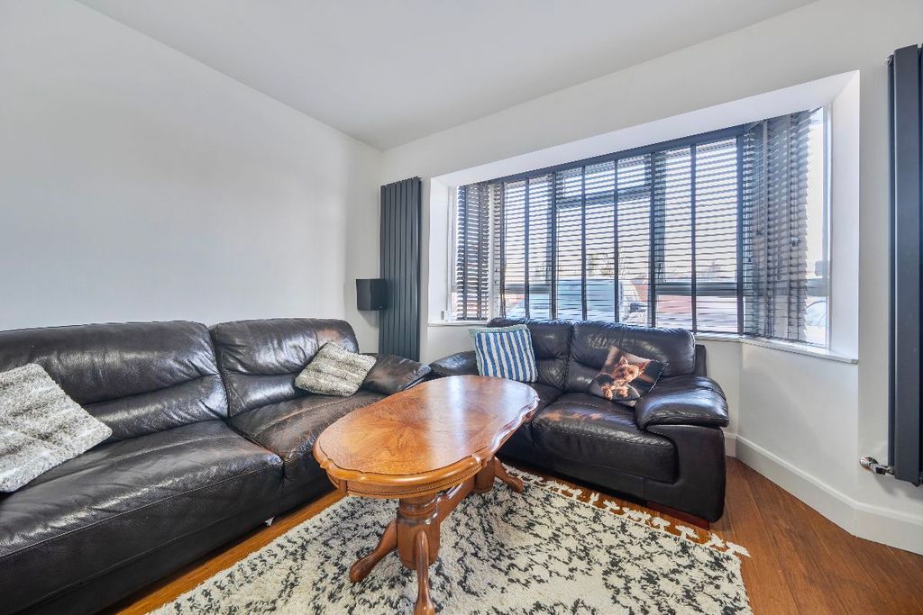 Additional image 3 of 3 bed end terrace house for saleDagenham Road, Romford RM7