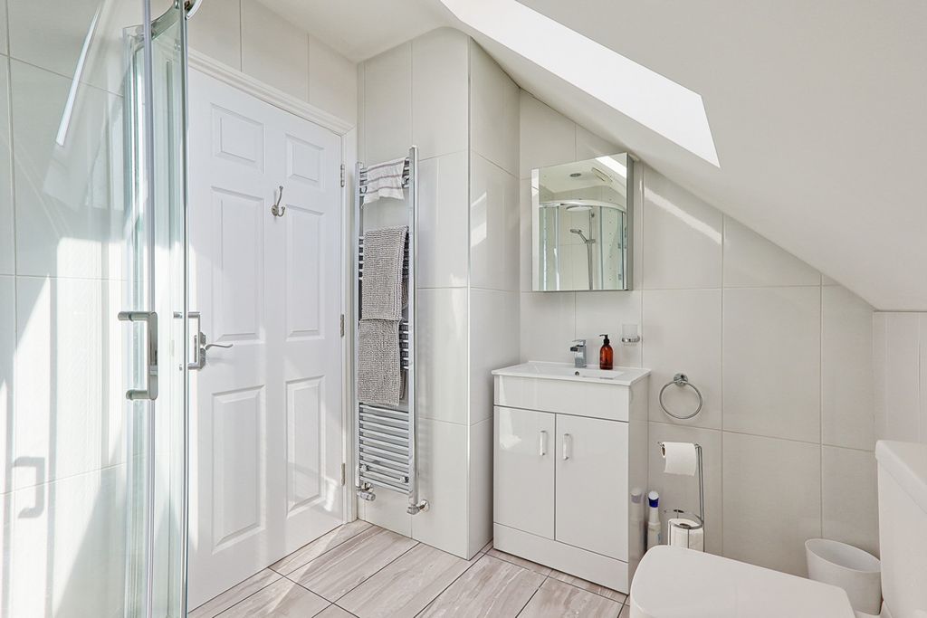 Additional image 39 of 7 bed detached house for saleErnest Road, Emerson Park RM11