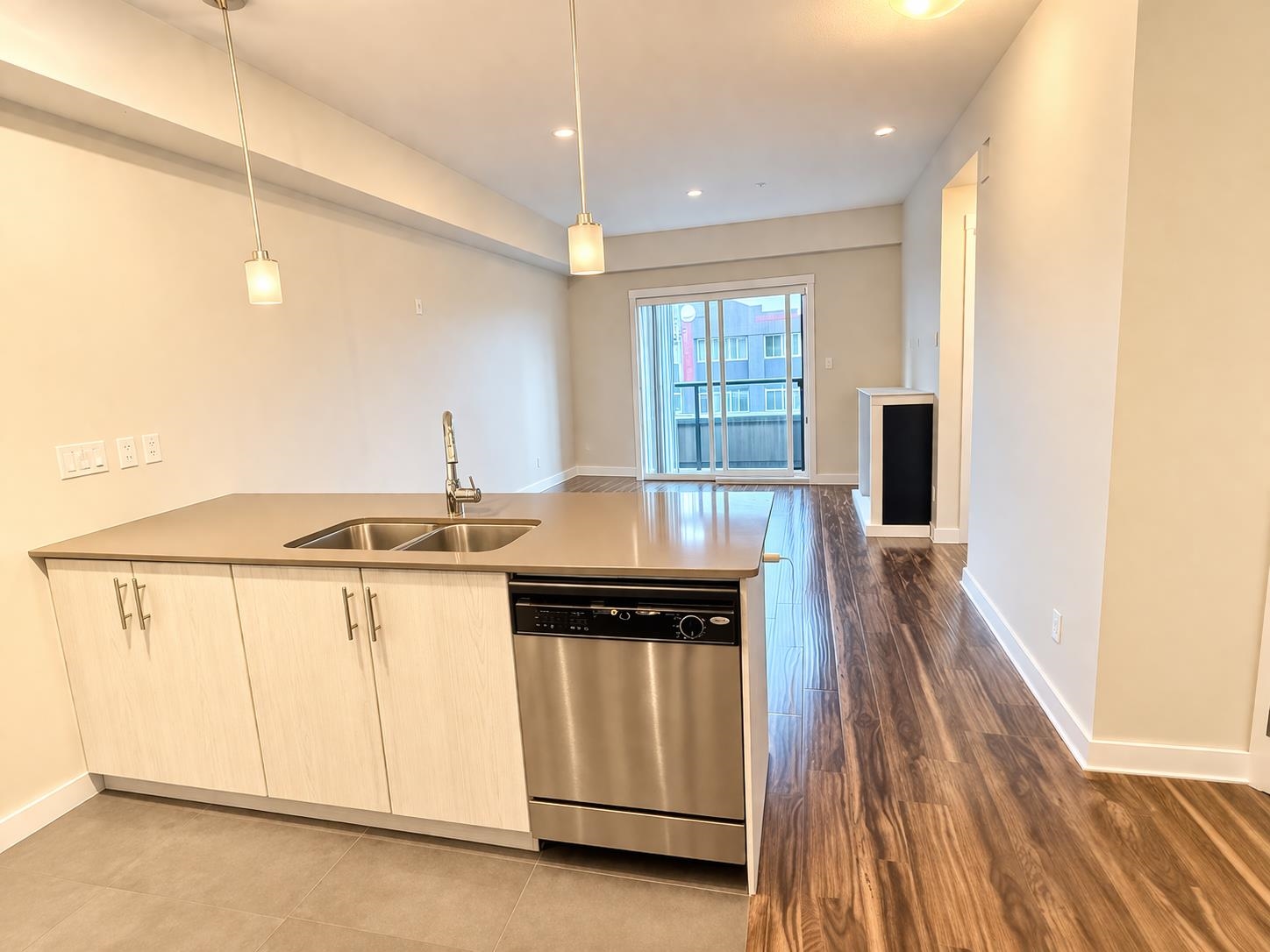Additional image 6 of 304-7777 Royal Oak Avenue, Burnaby, BC, V5J 4K2