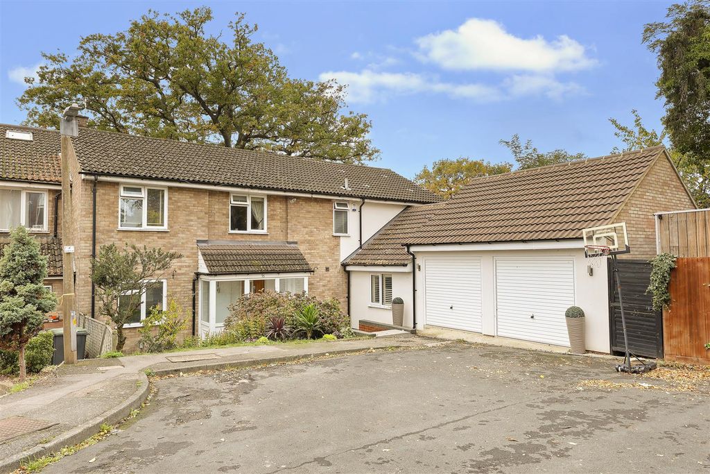 Additional image 31 of 5 bed semi-detached house for saleArdmore Lane, Buckhurst Hill IG9