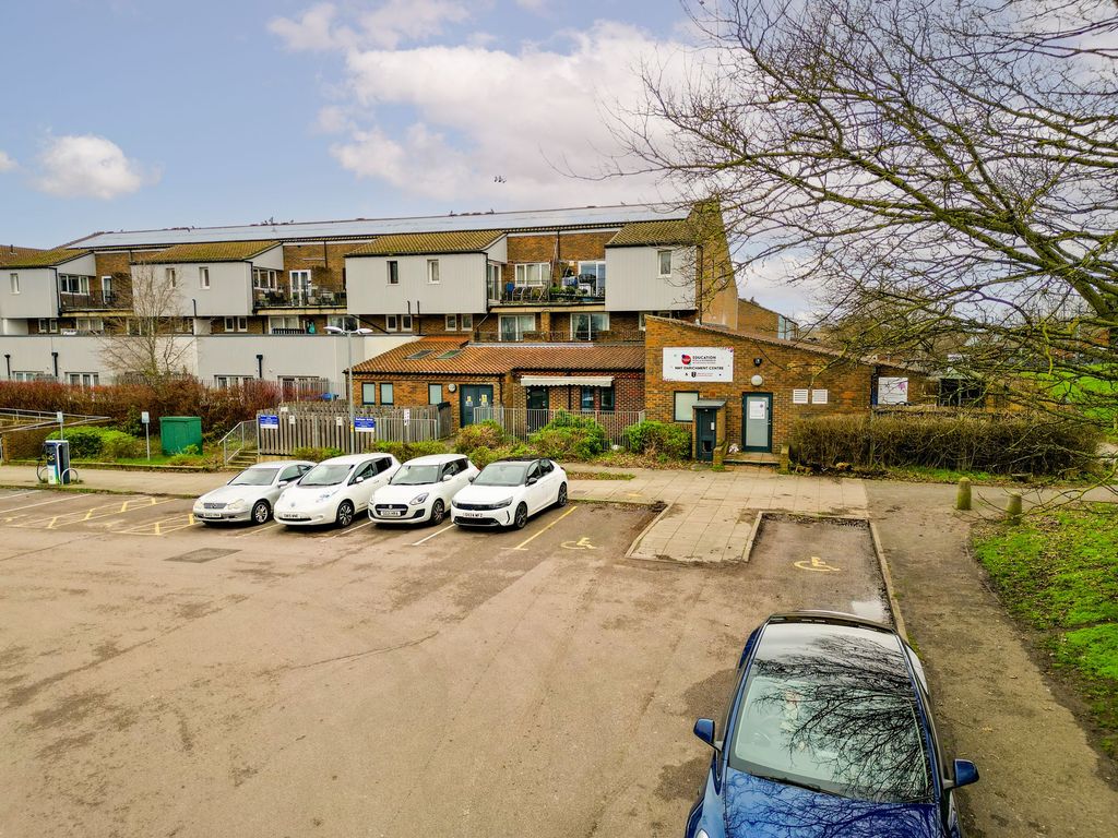 Additional image 10 of 3 bed flat for saleHannon Road, Aylesbury HP21