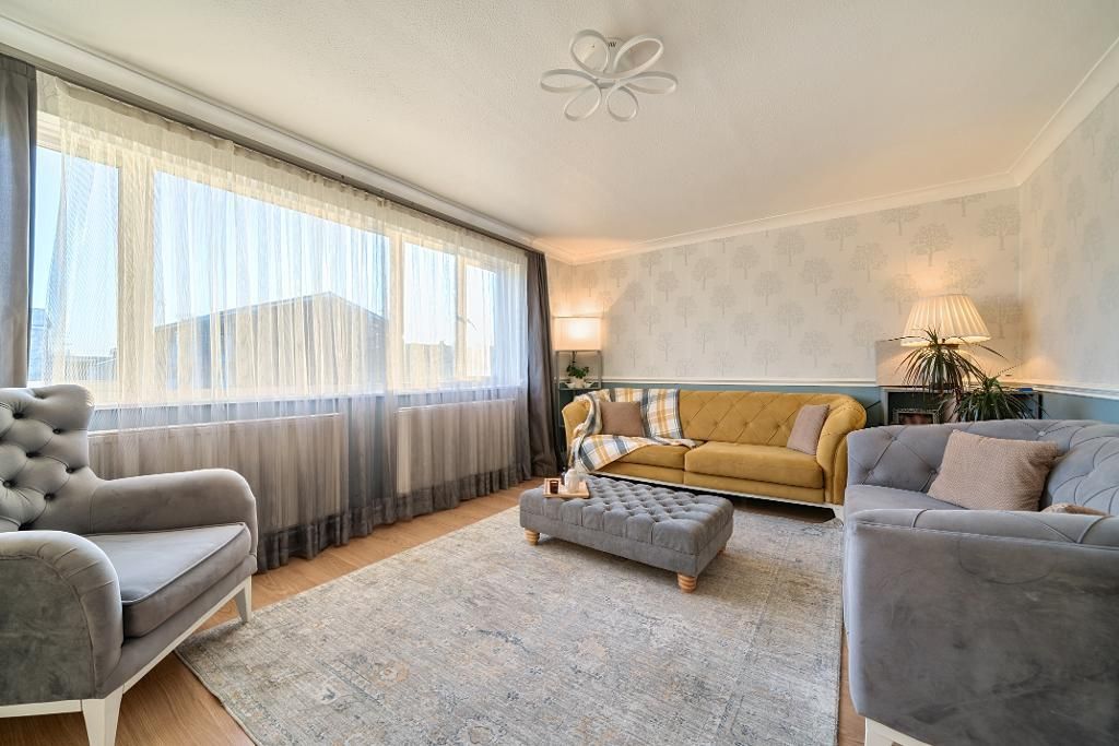 3 bed flat for saleMacers Court, Broxbourne, UK EN10
