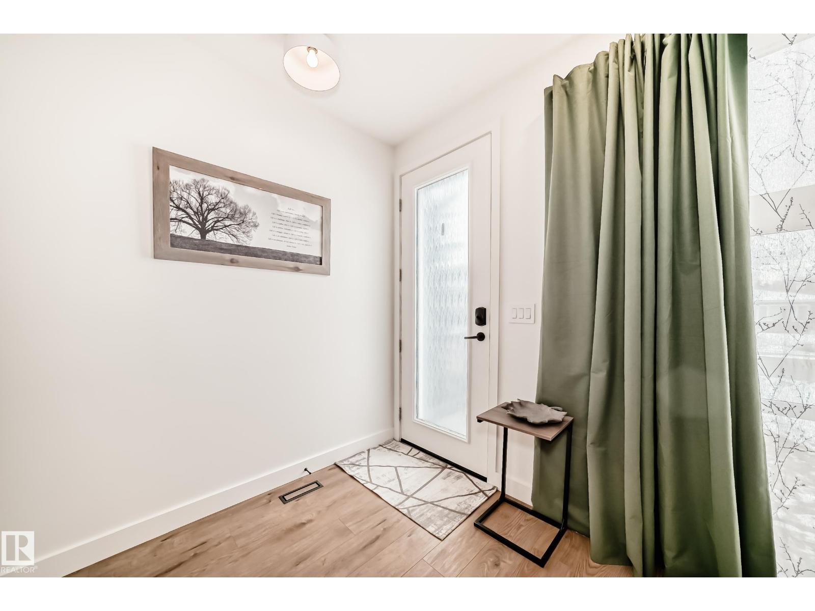 Additional image 2 of 10936 117 Street NW, Edmonton, AB, T5H3N6