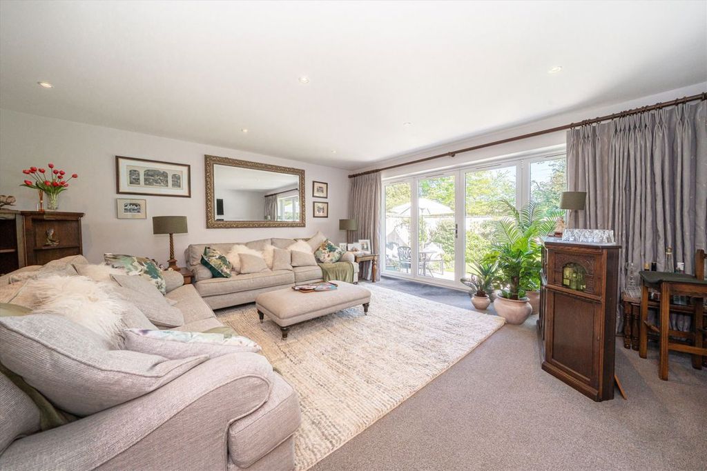 Additional image 2 of 4 bed detached house for saleCommon Lane, Addlestone KT15