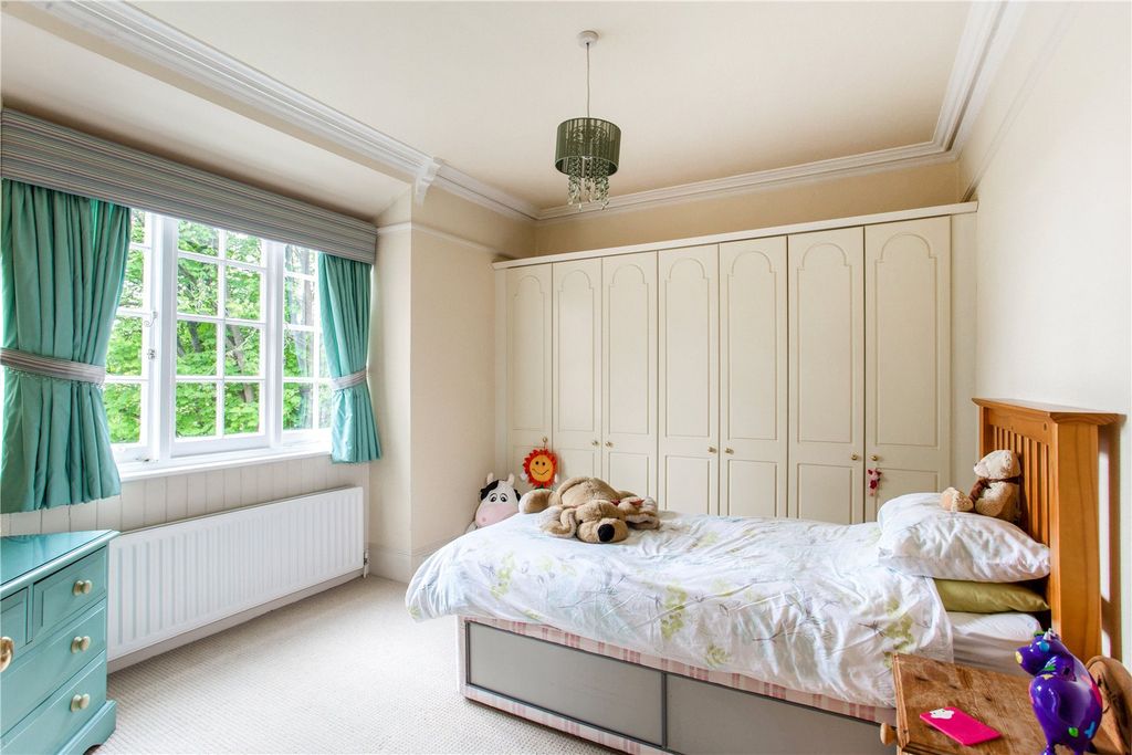 Additional image 18 of 5 bed detached house for saleWestbury Road, Buckhurst Hill, Essex IG9
