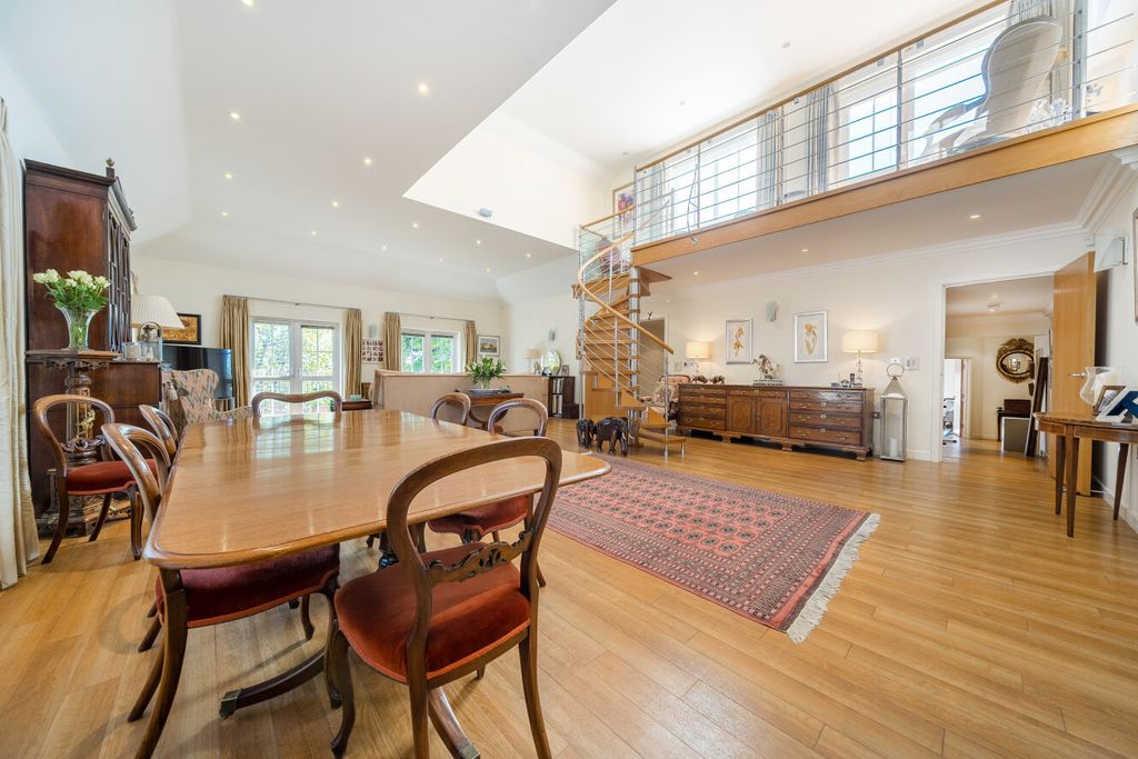 Additional image 8 of 3 bed flat for saleOverbury Avenue, Beckenham BR3