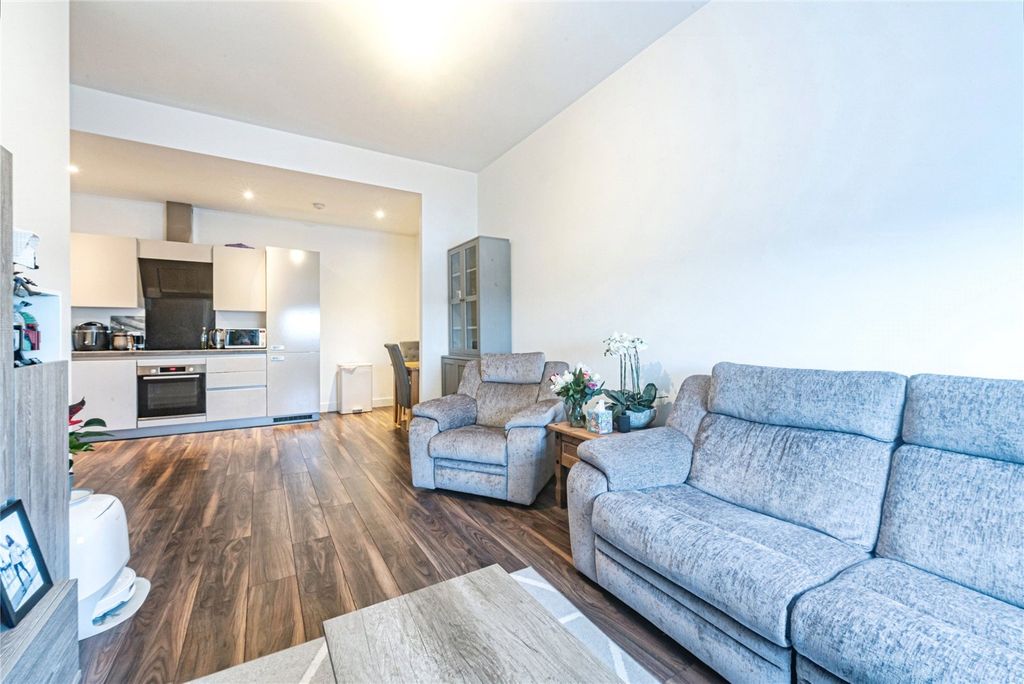 Additional image 13 of 2 bed flat for saleLittle Victoria Street, Basingstoke, Hampshire RG21