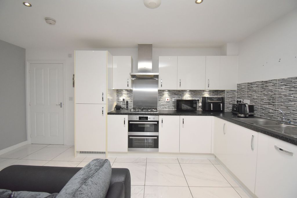 Additional image 3 of 2 bed flat for saleSullivan Court, Biggleswade SG18