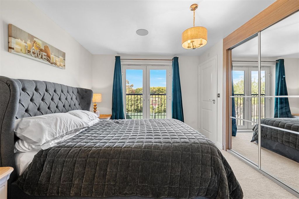 Additional image 10 of 4 bed town house for saleHawker Drive, Addlestone KT15