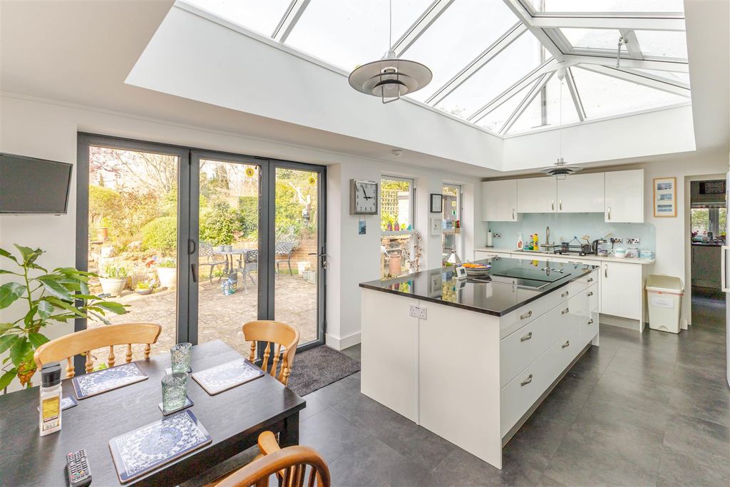 Additional image 8 of 6 bed detached house for saleCollington Avenue, Bexhill-On-Sea TN39