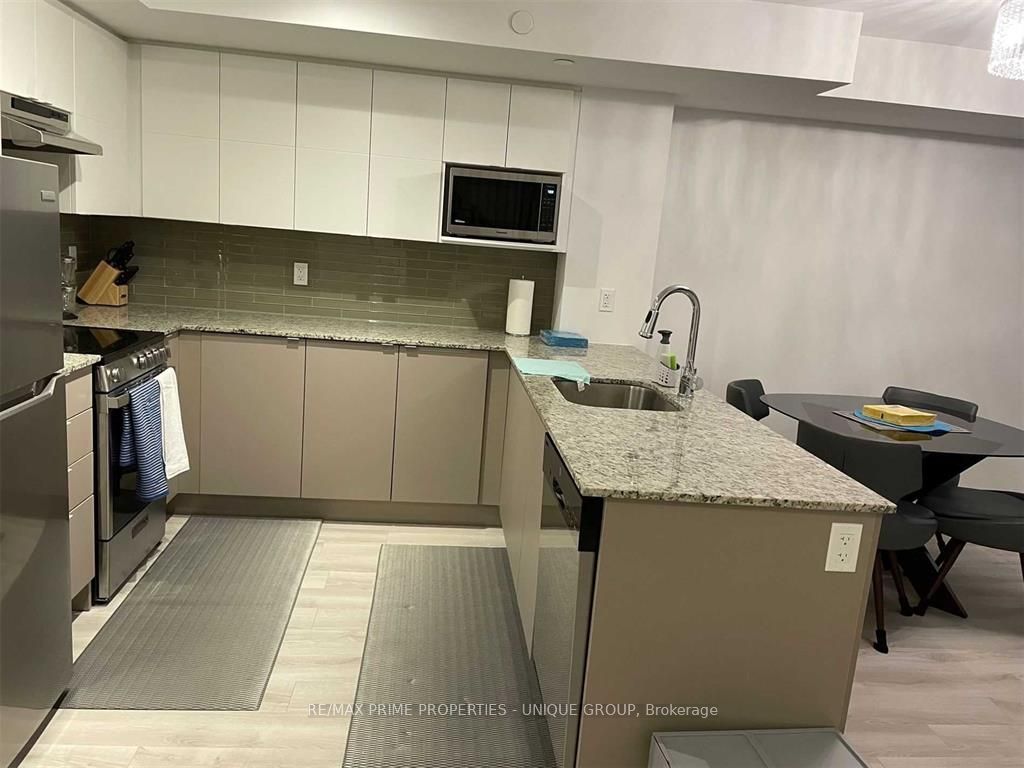 Additional image 4 of Th 109-106 Varna Drive, Toronto, ON, M6H 0C8