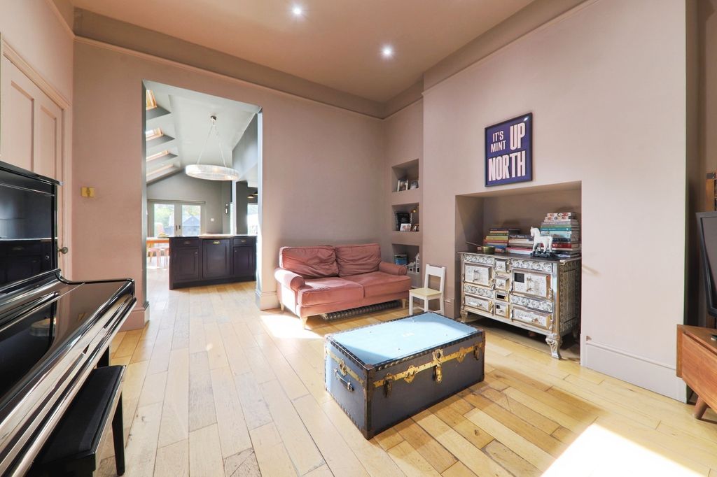 Additional image 5 of 5 bed terraced house for saleNew Walk, Beverley HU17