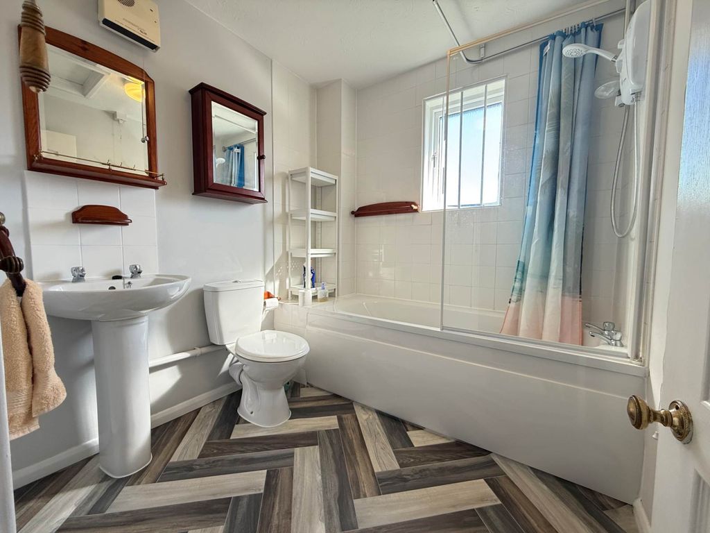 Additional image 6 of 1 bed property for saleHalifield Drive, Belvedere DA17