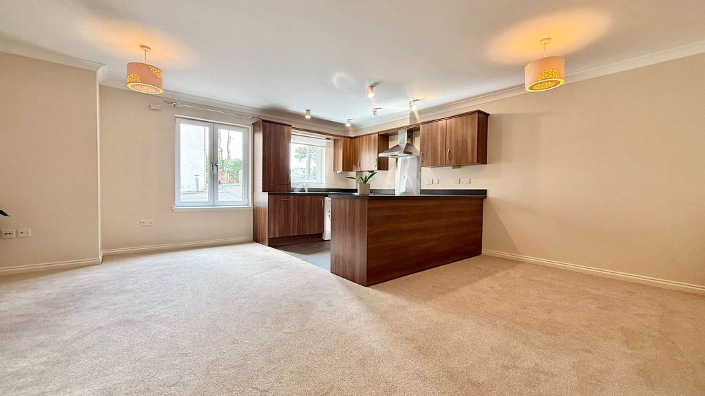 Additional image 4 of 2 bed flat for sale84c Fairfield Road, Inverness IV3