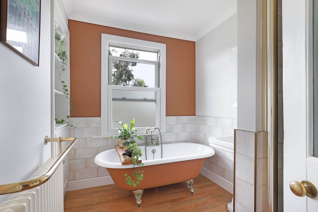 Additional image 26 of 4 bed semi-detached house for saleHills Road, Buckhurst Hill IG9