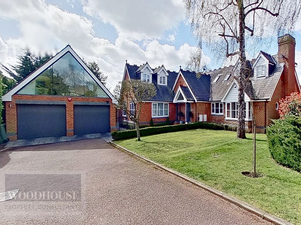 4 bed detached house for saleMaple Grove, Broxbourne EN10