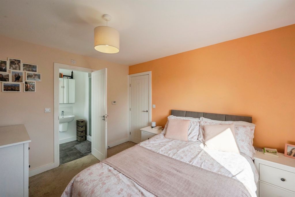 Additional image 10 of 3 bed semi-detached house for saleSwan Road, Lakeside, Doncaster DN4