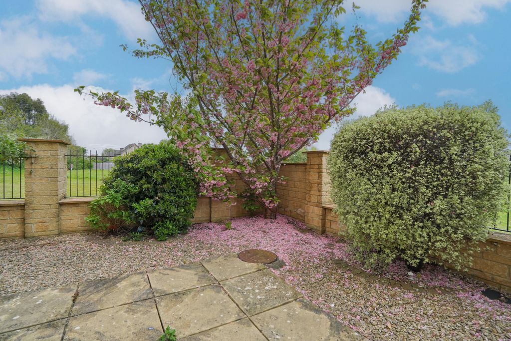 Additional image 9 of 2 bed flat for saleFarmhouse Meadow, Shirley Heights OX28