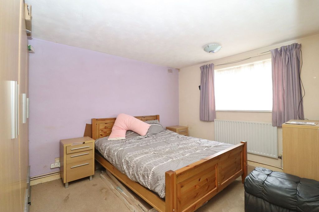 Additional image 5 of 2 bed flat for saleSmith Road, Chatham ME5
