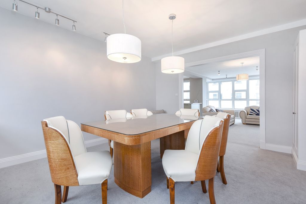 2 bed flat for saleMarine Drive, Brighton BN2 photo 4