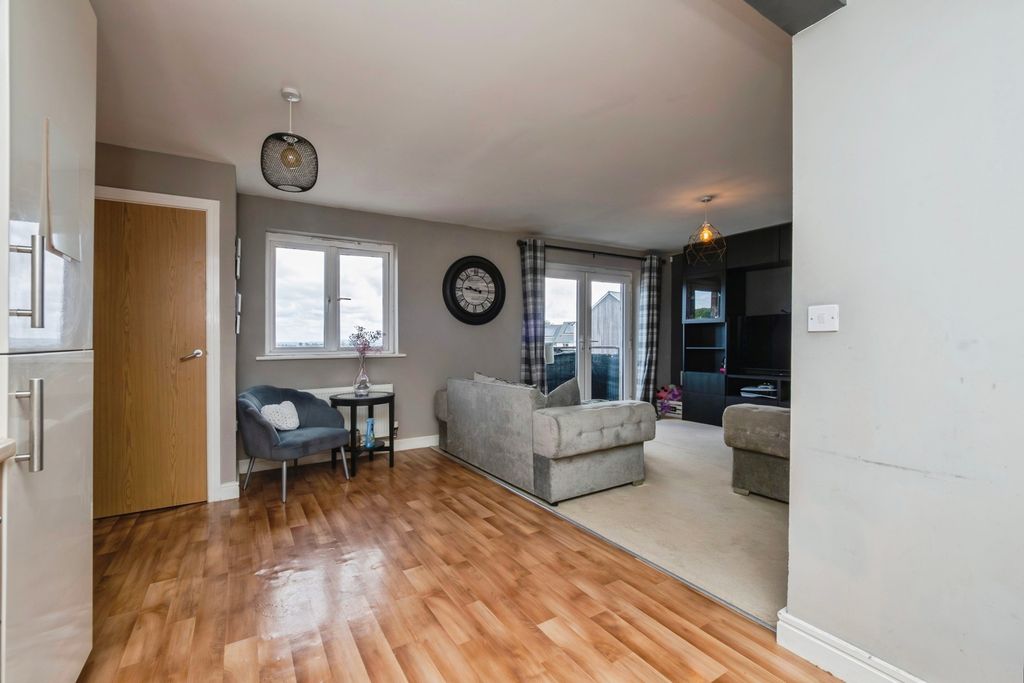 Additional image 8 of 2 bed flat for saleBerkshire Close, Ogwell, Newton Abbot, Devon TQ12