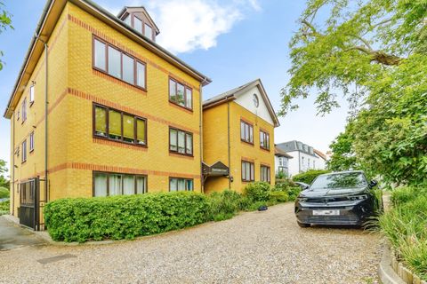 South Norwood Hill, London, London SE25