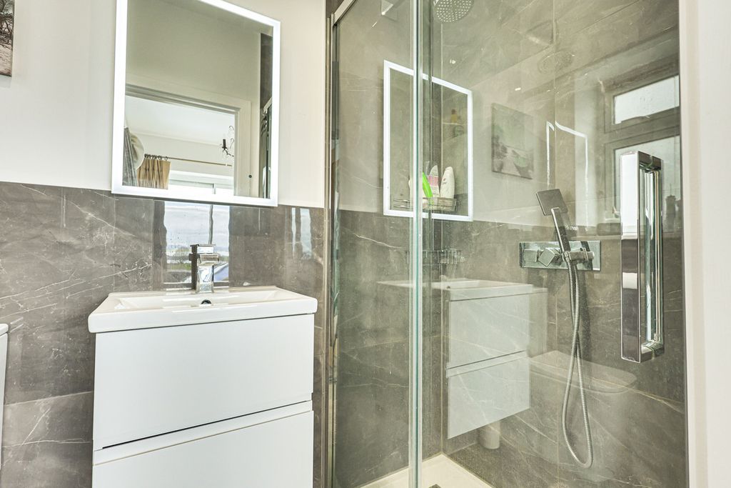 Additional image 27 of 4 bed detached house for saleCastle Road, Benfleet SS7