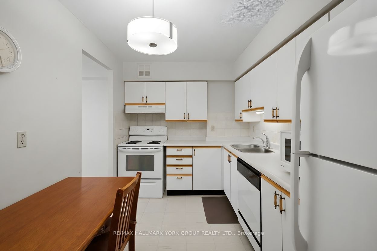 Additional image 5 of 604-250 Davis Drive, Newmarket, ON, L3Y 7T7