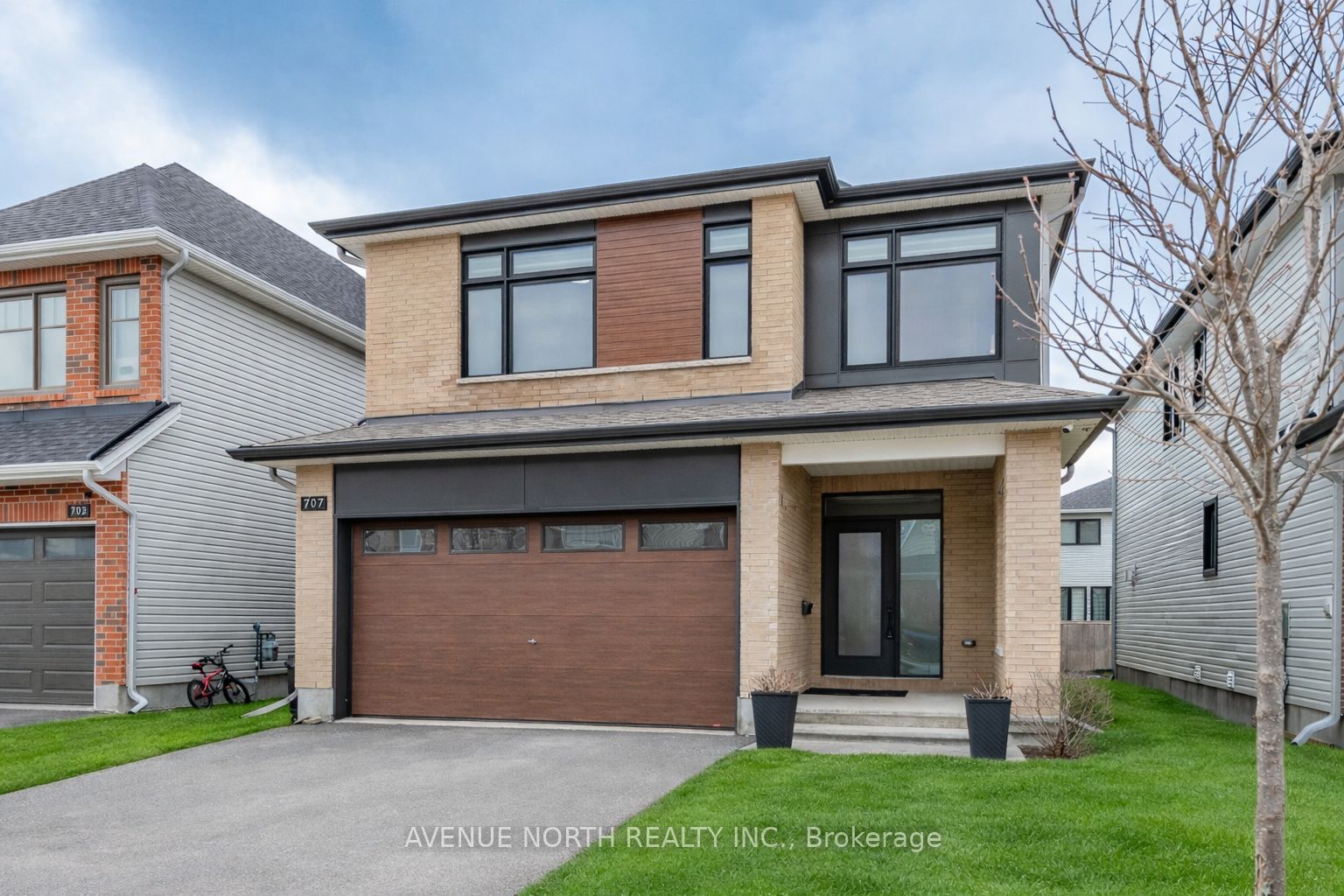 707 Moonflower Crescent, Ottawa, ON, K1T 0X8