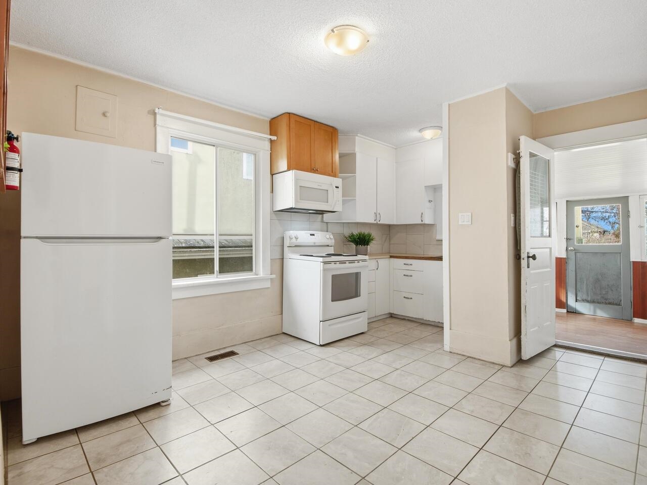 Additional image 3 of 2437 22nd Avenue E, Vancouver, BC, V5M 2X4