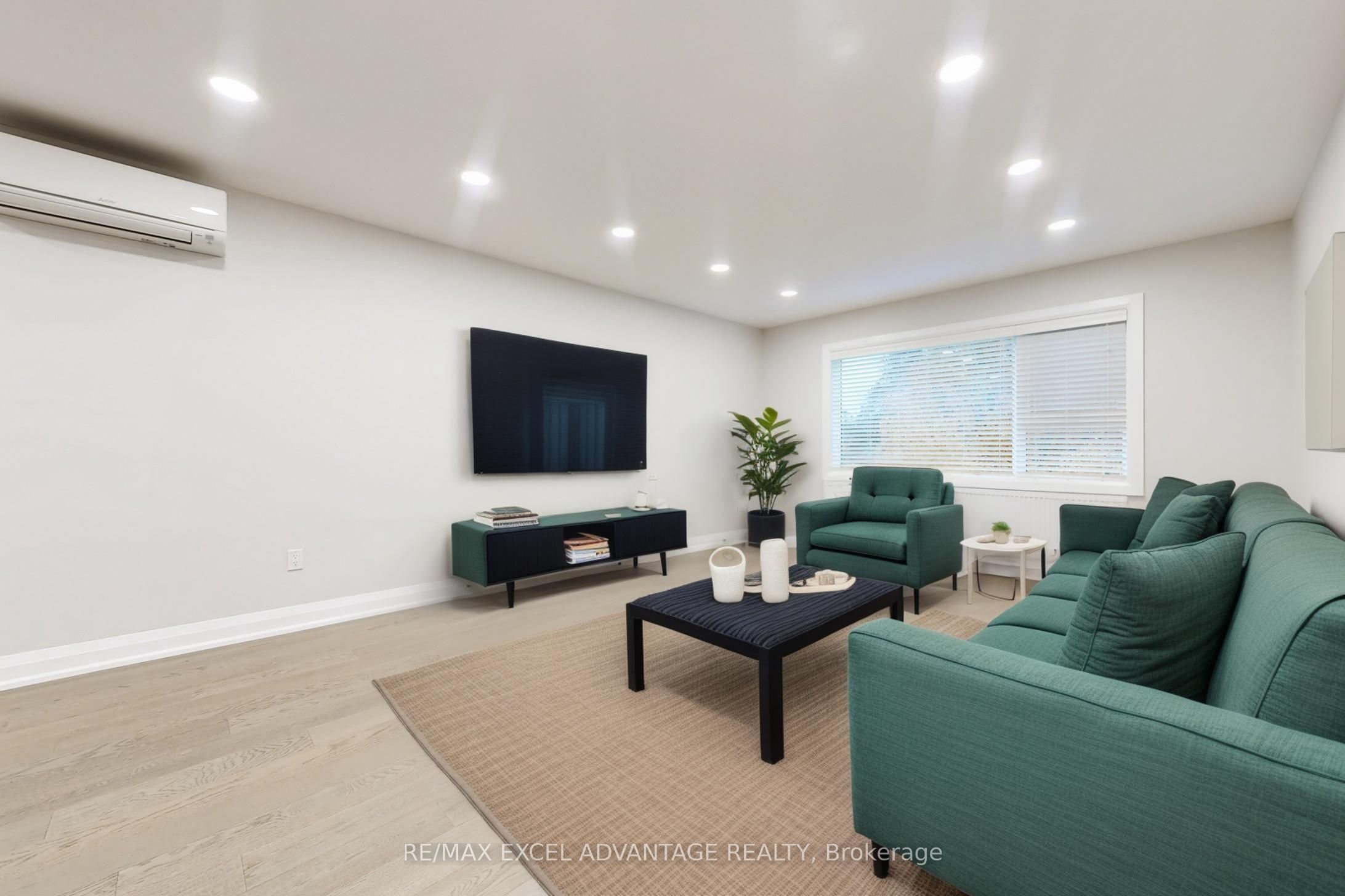 6-41 Elmdale Court, Richmond Hill, ON, L4C 4S5