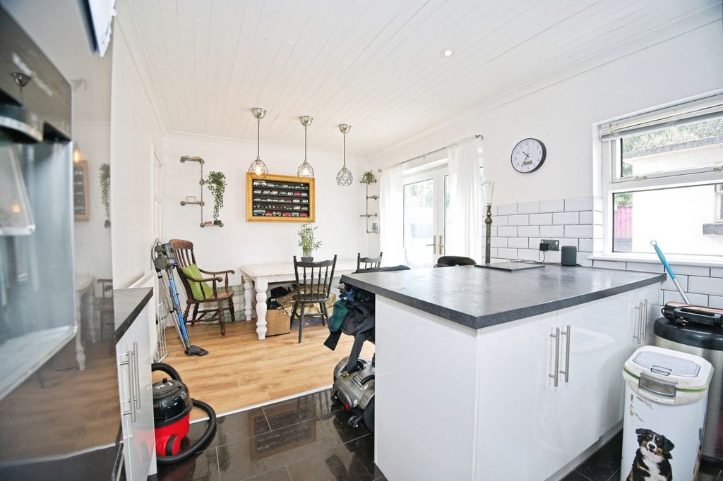 Additional image 3 of 3 bed detached house for saleWest Close, Cardiff CF10