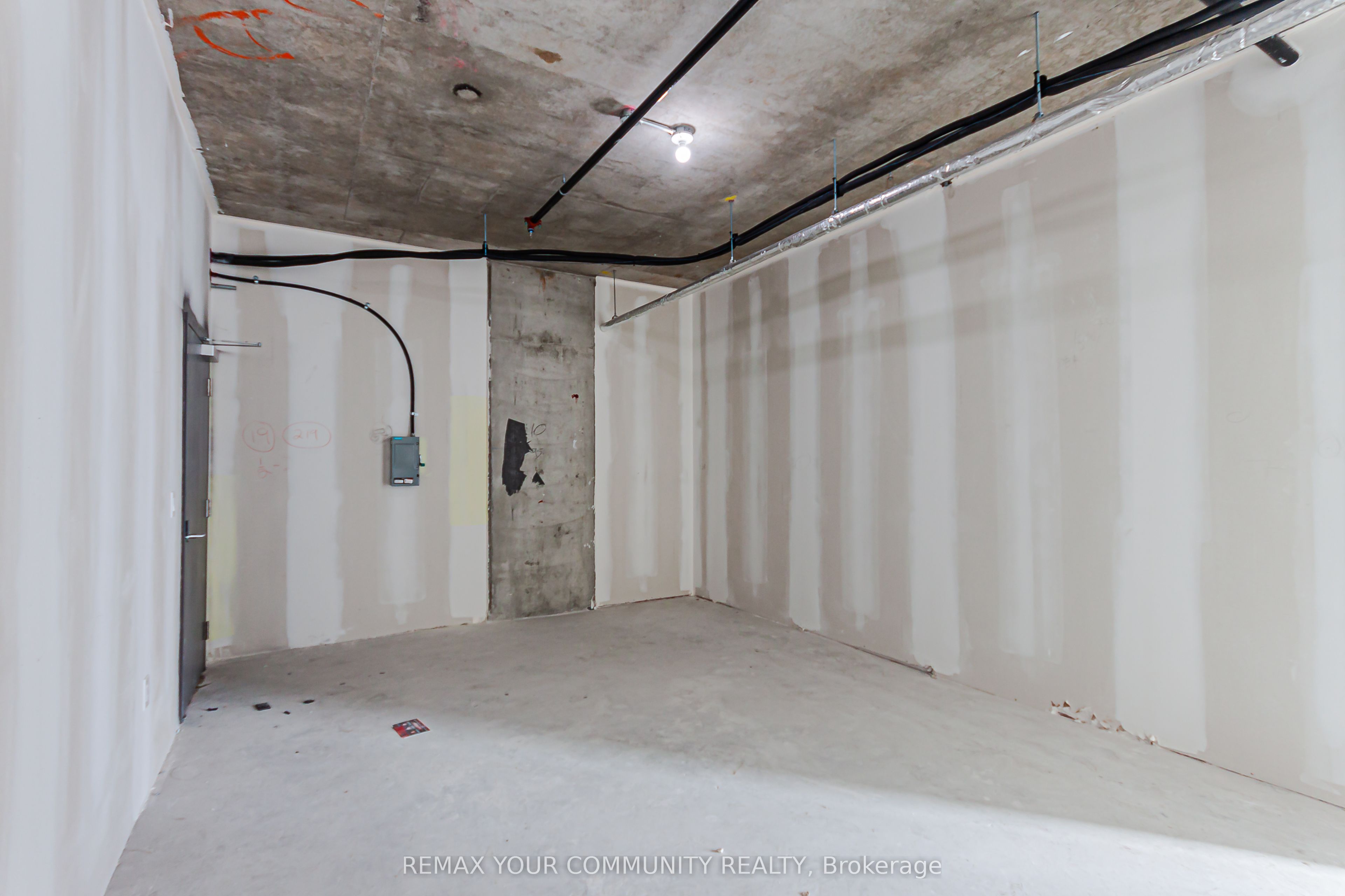 Additional image 5 of 219-600 Dixon Road, Toronto, ON, M9W 1J1