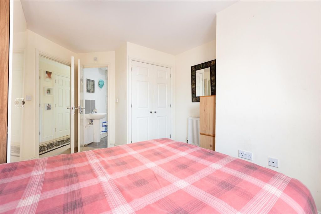 Additional image 8 of 2 bed flat for saleCharlotte Avenue, Fairfield SG5