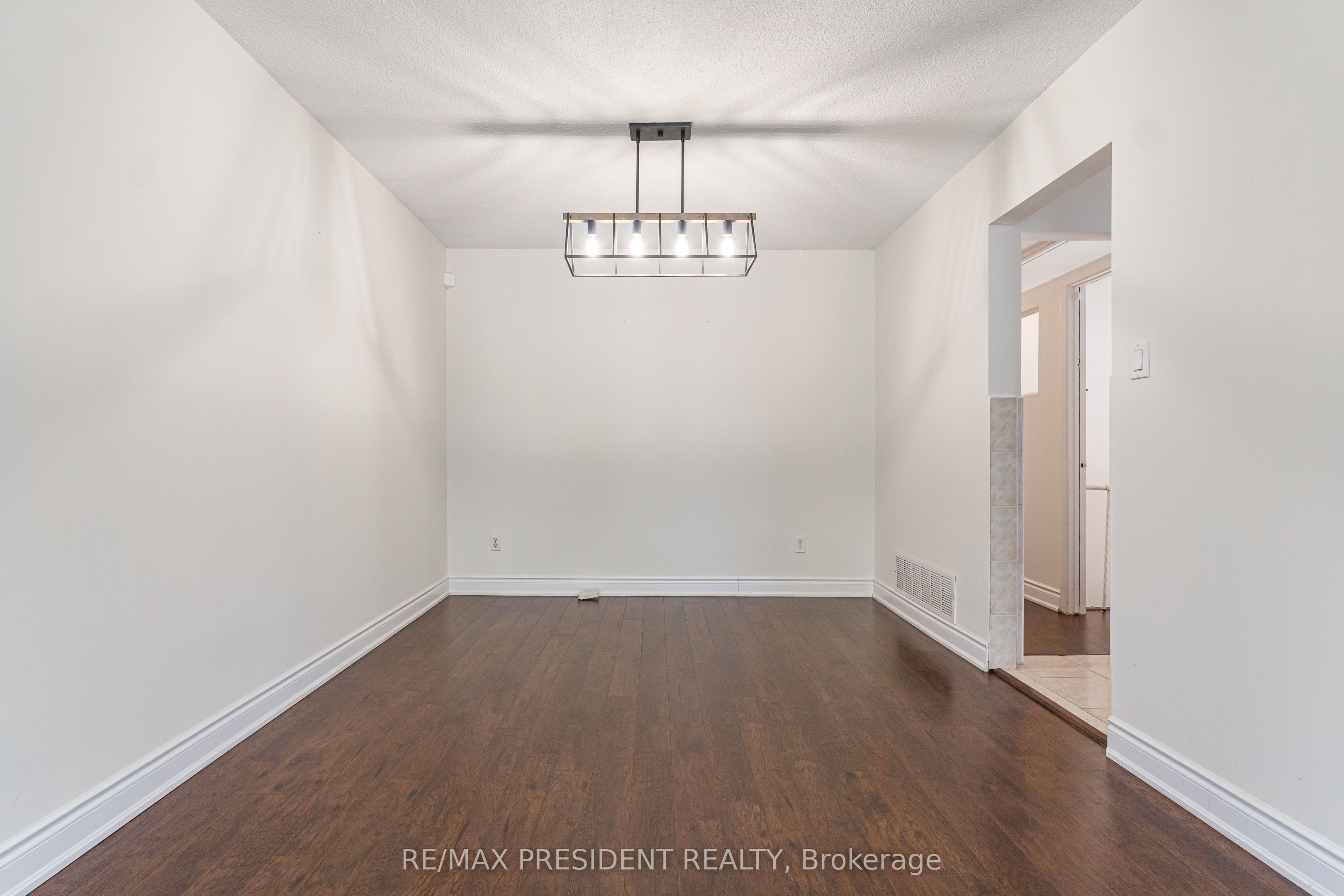 Additional image 5 of (Upper)-17 Manitou Crescent, Brampton, ON, L6S 2Z6