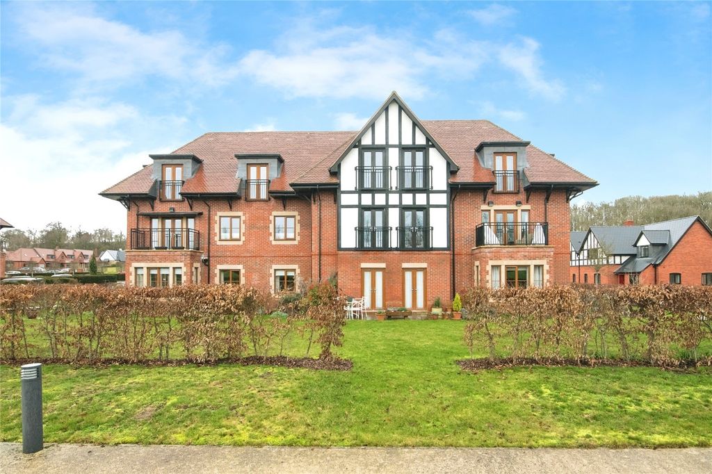 2 bed flat for saleWoodland Drive, Great Alne, Alcester, Warwickshire B49